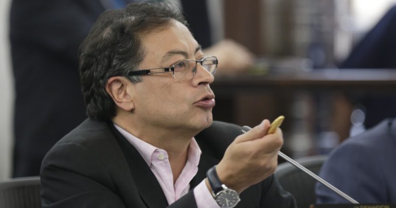 Gustavo Petro - Senador de Colombia y candidato presidencial