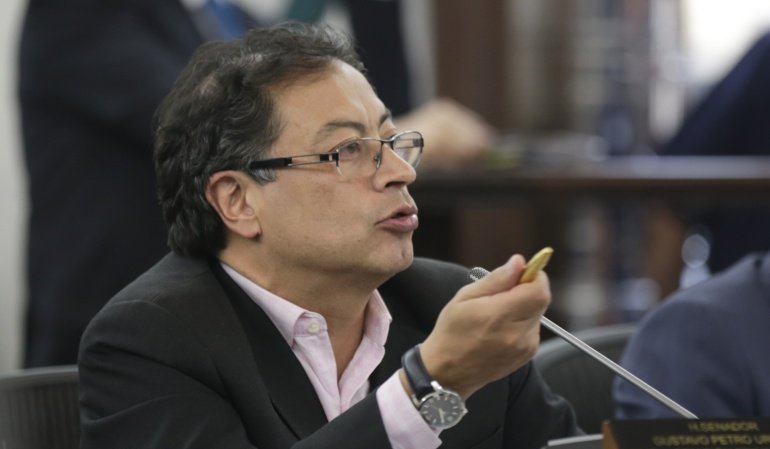 Gustavo Petro - Senador de Colombia y candidato presidencial