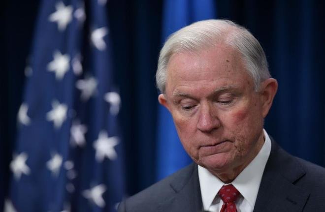 Jeff Sessions renunció a su cargo como Fiscal General de EE.UU.
