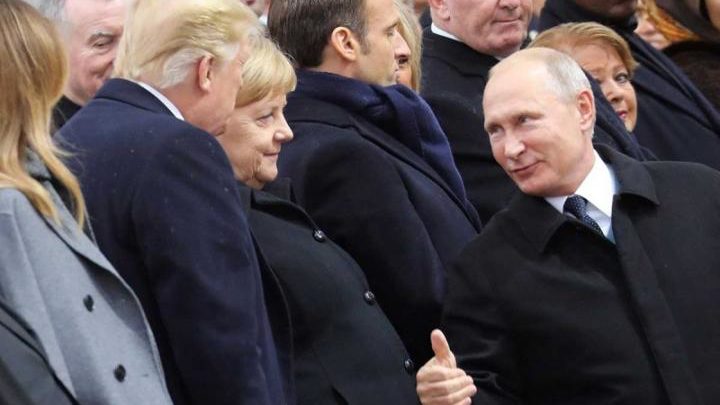 Presidentes de EE.UU y Rusia dialogaron brevemente en París segun el Kremlin