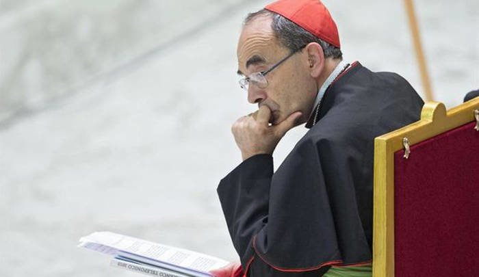 Cardenal frances es acusado por ocultar abusos de cura pederasta