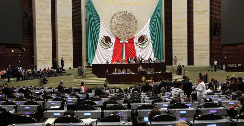Partido oficialista en México aprobó la revocación de mandato presidencial