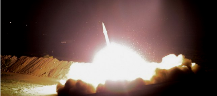 Foto - Cohetes impactan base iraquí con soldados de EEUU