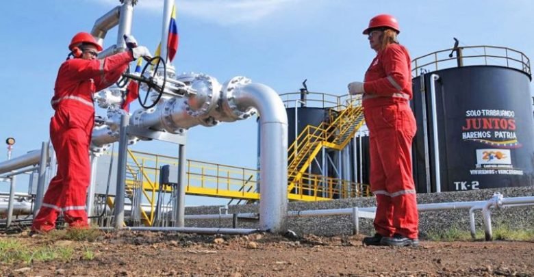 Foto - Maduro podría vender PDVSA a la española Repsol