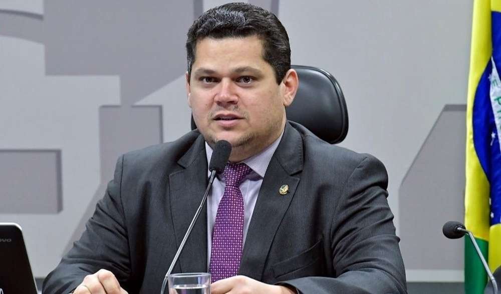 Foto - Presidente del senado de Brasil contrajo coronavirus