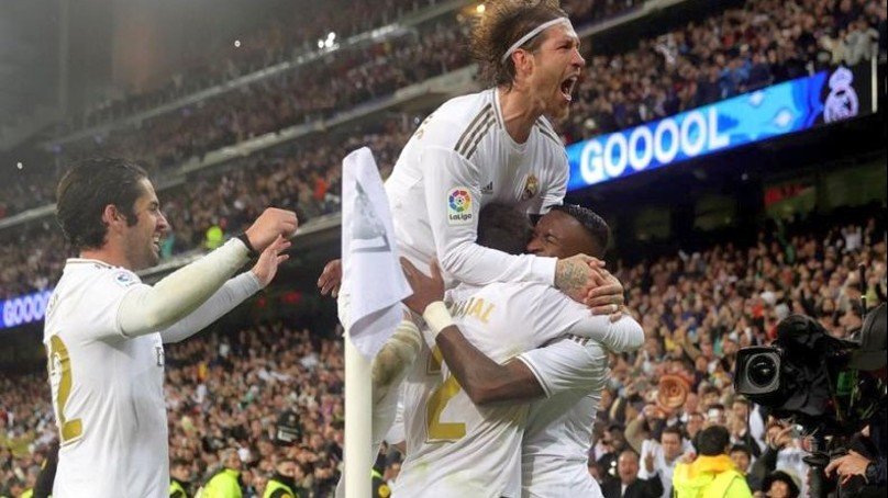 Foto - Real Madrid vence al Barca y encabeza la liga
