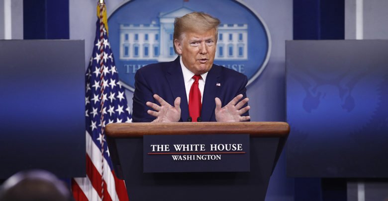 Foto - Trump suspenderá las migraciones temporalmente