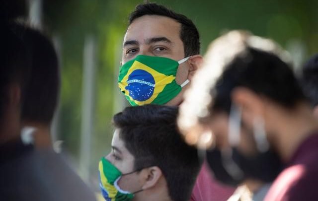 Foto - Brasil revela nuevamente número de contagios