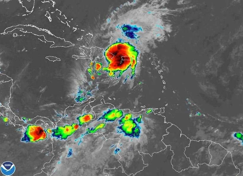 Foto - Isaías se acerca a República Dominicana y Haití