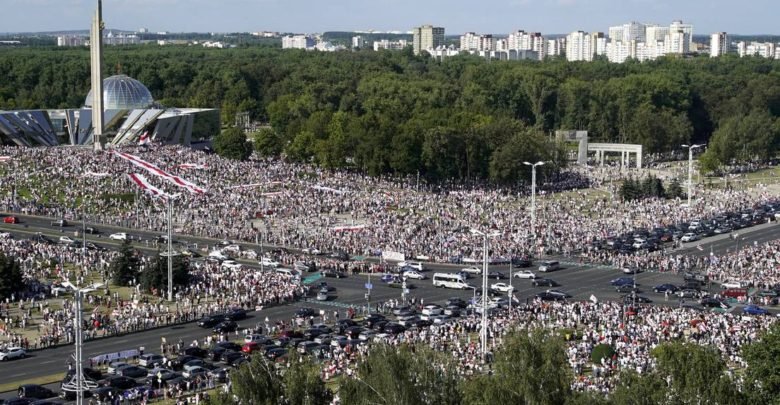 Foto - Bielorrusia mantiene protesta contra Lukashenko