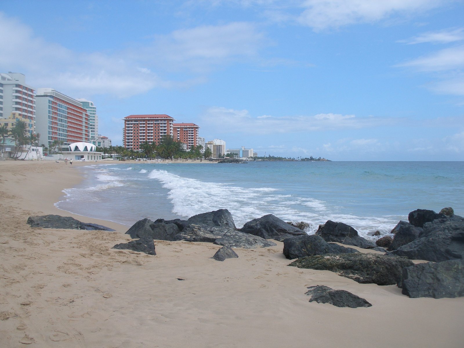 Foto - Puerto Rico reabrirá playas, gimnasios y cines