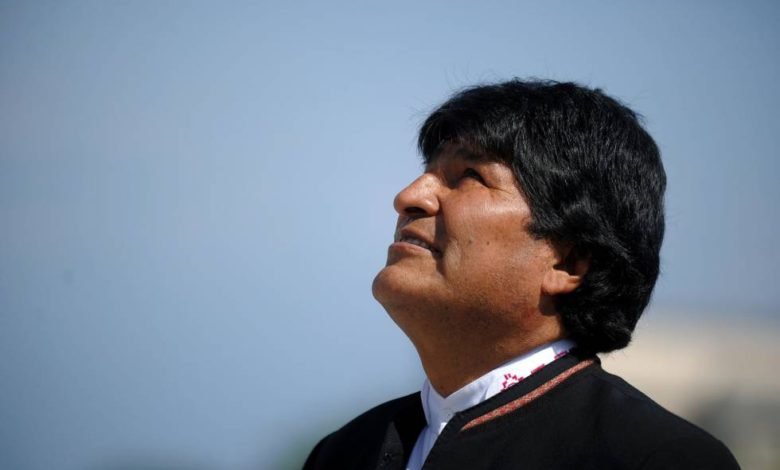 Foto - Morales deja Argentina con destino a Venezuela