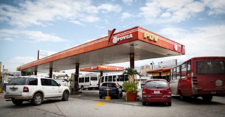 Foto - Venezuela comenzó la semana con suministro de combustible