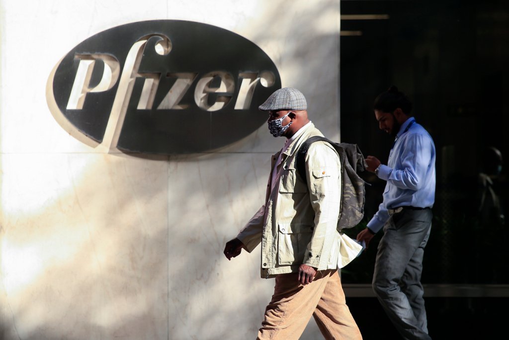 Foto - Pfizer gestiona registro de su vacuna en Brasil
