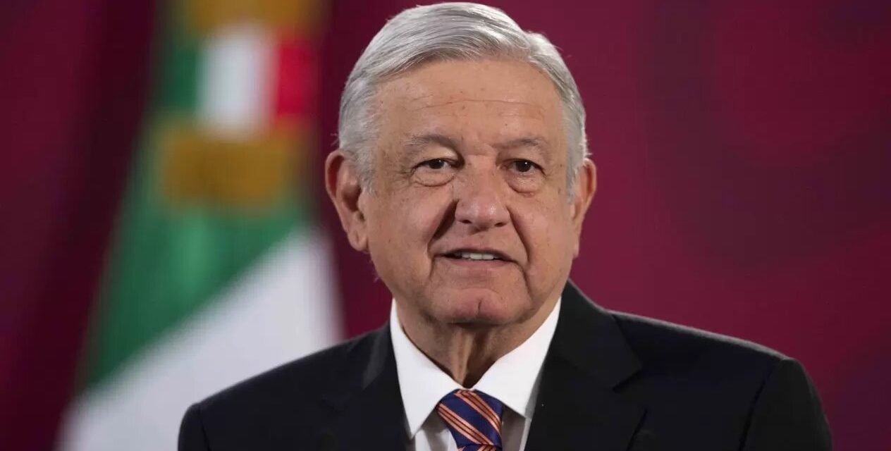 Obrador tratará con Harris reapertura de la frontera