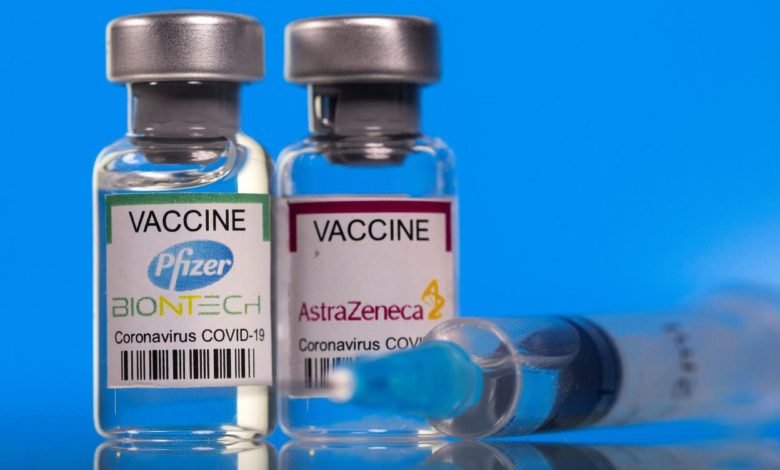 Foto - Astrazeneca y Pfizer combinadas potencian inmunidad