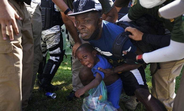 Refugiados maltratados.