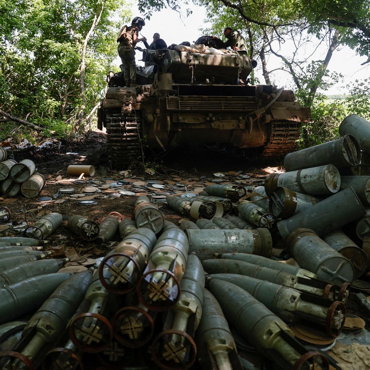 Miles de millones en armas.