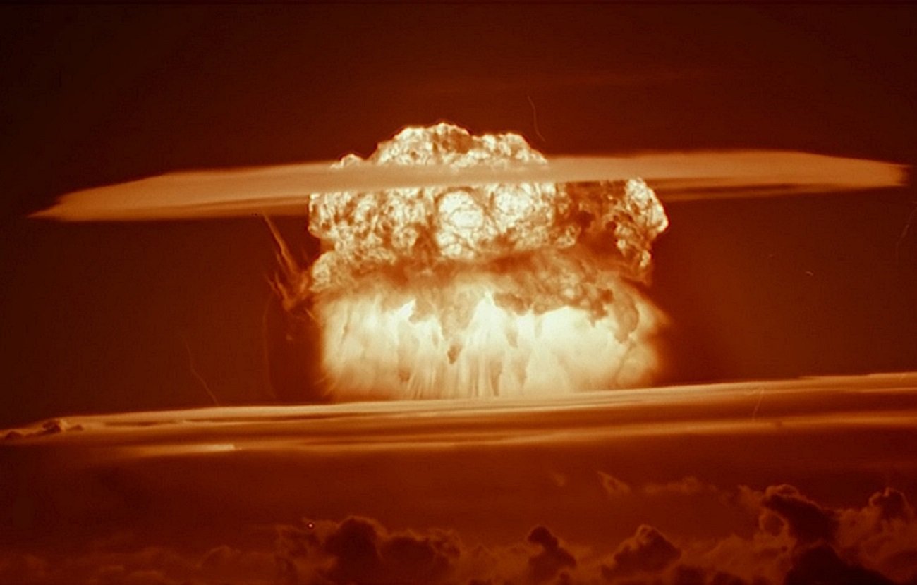 Contra los ensayos de armas nucleares.