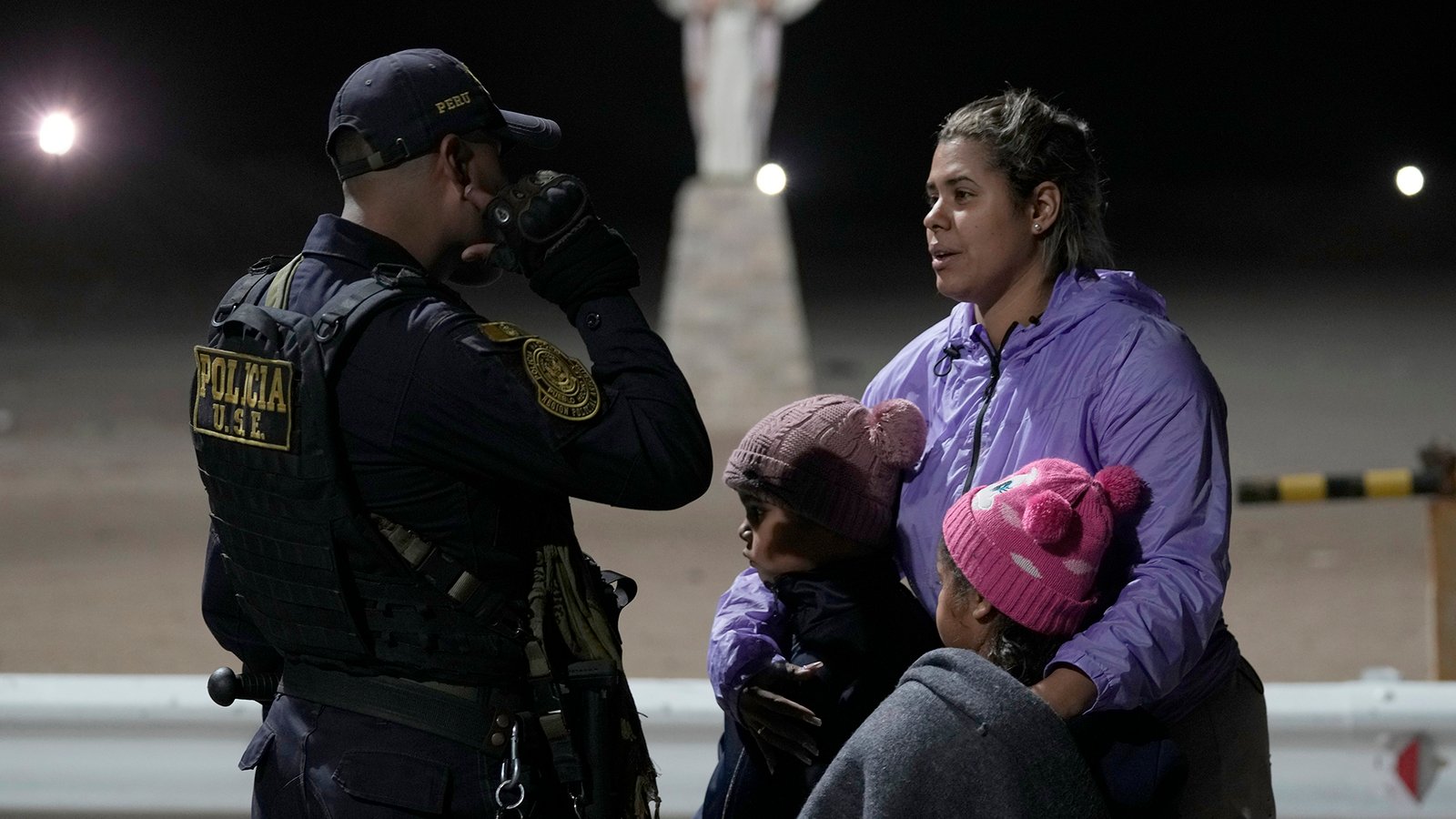 Para poder salir de Chile.