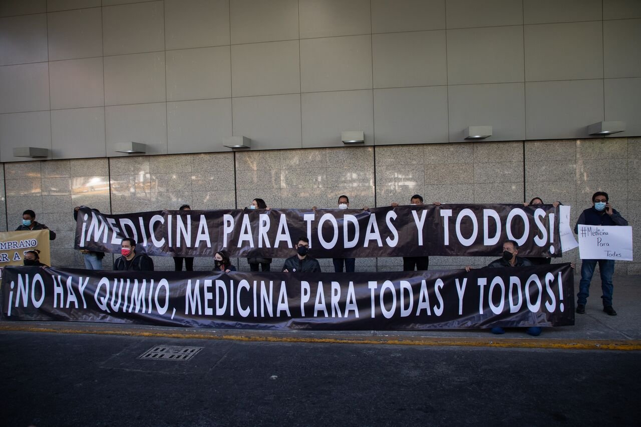 Un gran almacén de medicinas.