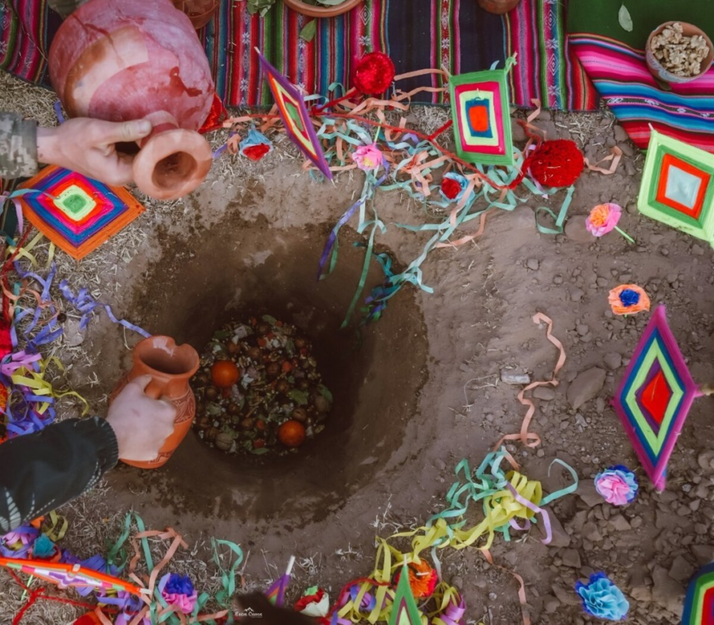 Las ofrendas pueden incluir alimentos, bebidas, flores, hierbas, animales y objetos simbólicos.