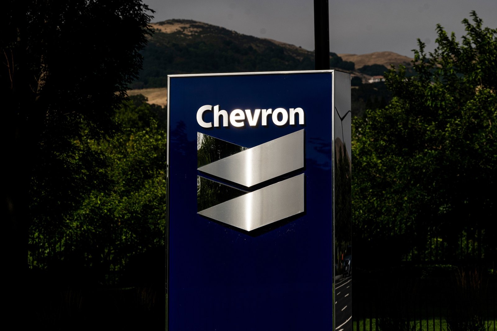 Chevron apuntala a Maduro.