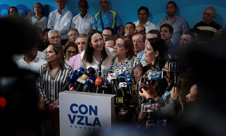 Corina tiene doble nacionalidad.